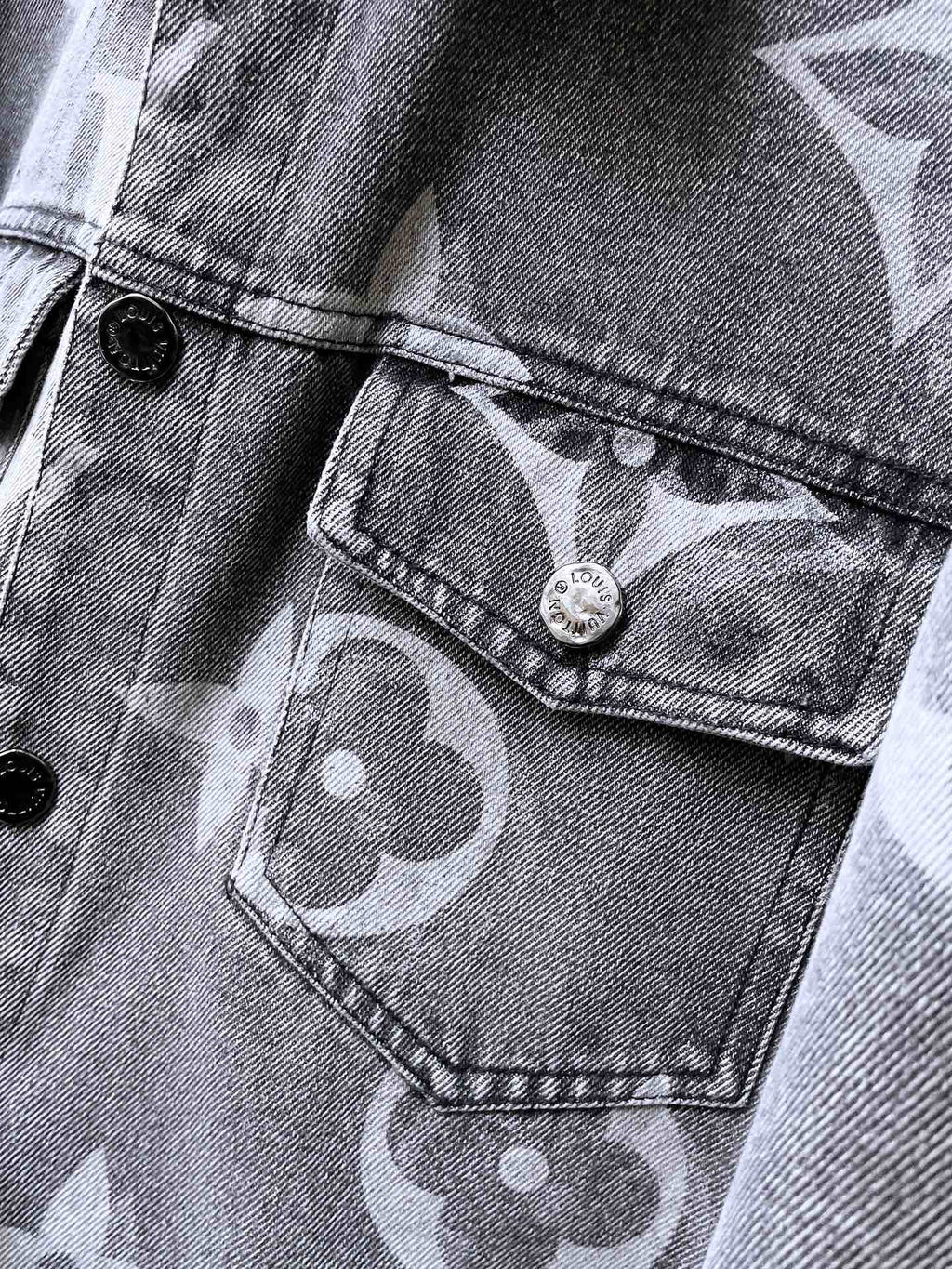 LV BASIC SHIRT JACKET IN GRAY MONOGRAM DENIM 239130