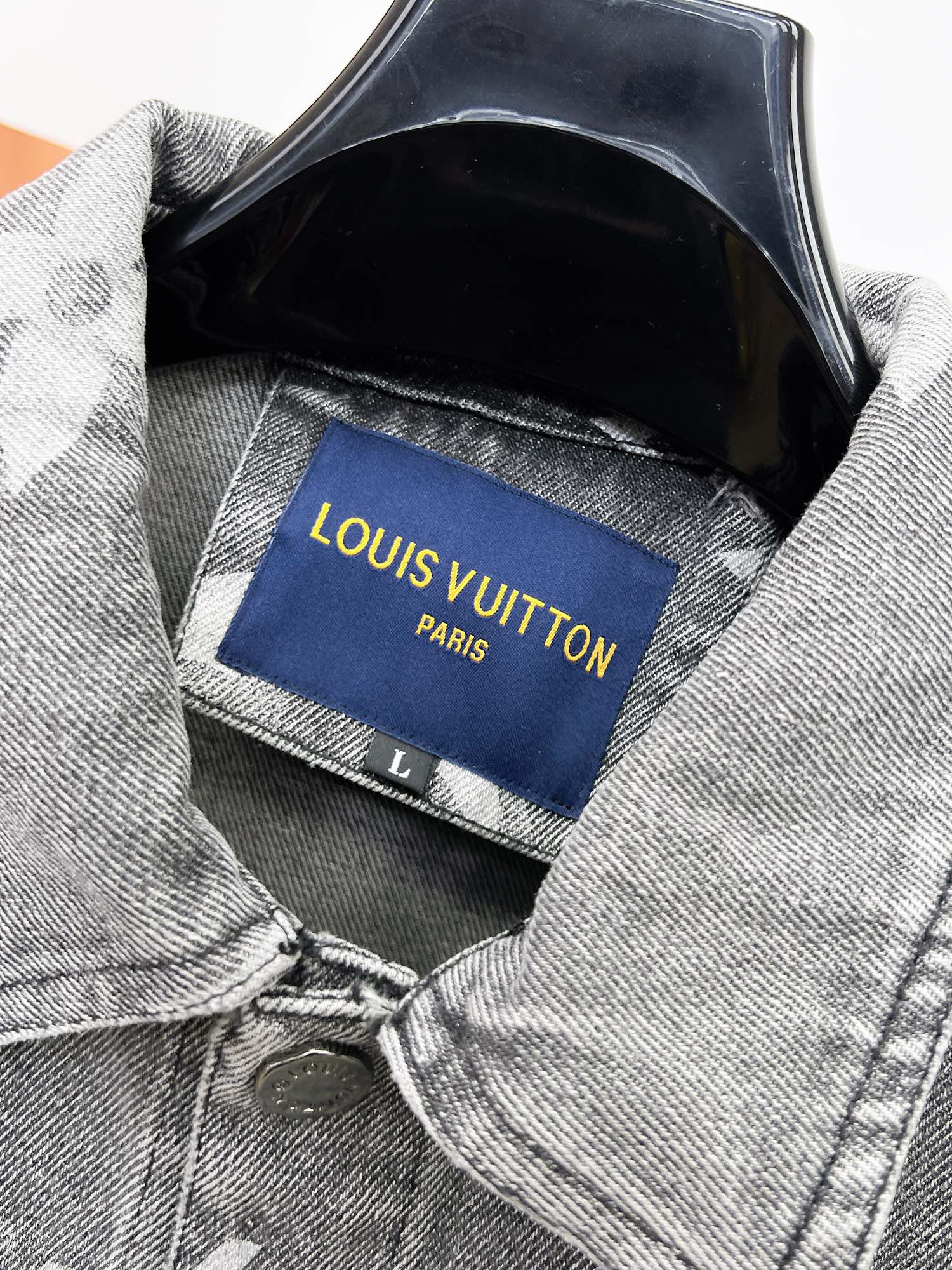 LV ASH GRAY MONOGRAM DENIM JACKET 239524