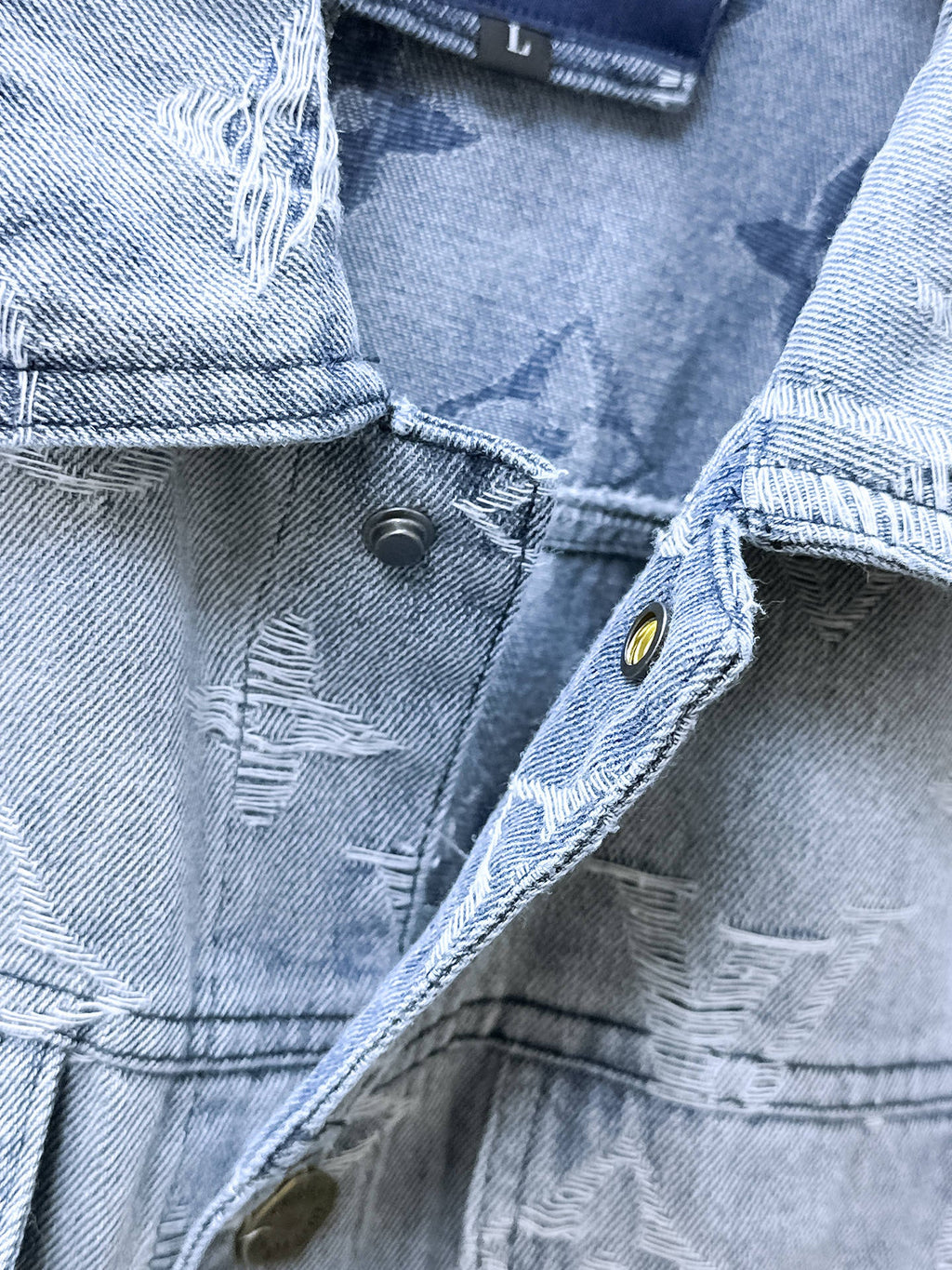 LV SHIRT JACKET IN LIGHT BLUE RIPPED MONOGRAM DENIM 239123
