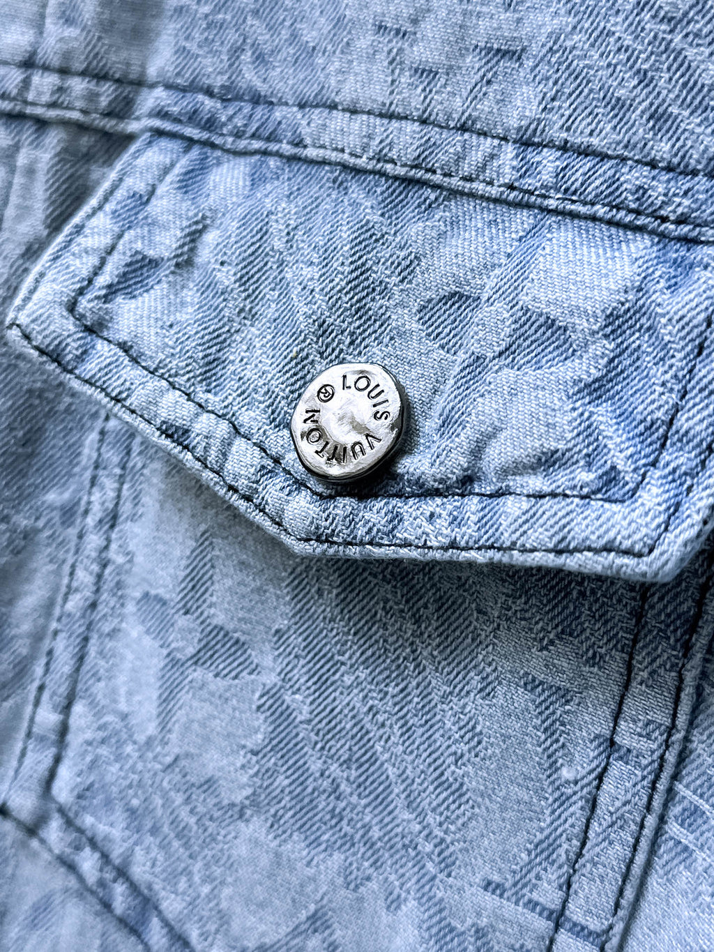 LV SHIRT JACKET IN LIGHT BLUE MONOGRAM MIX DAMIER DENIM 239121
