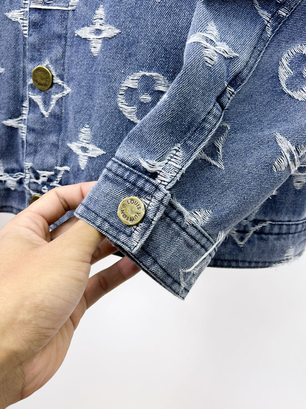 LV LIGHT BLUE MONOGRAM DENIM JACKET 239529
