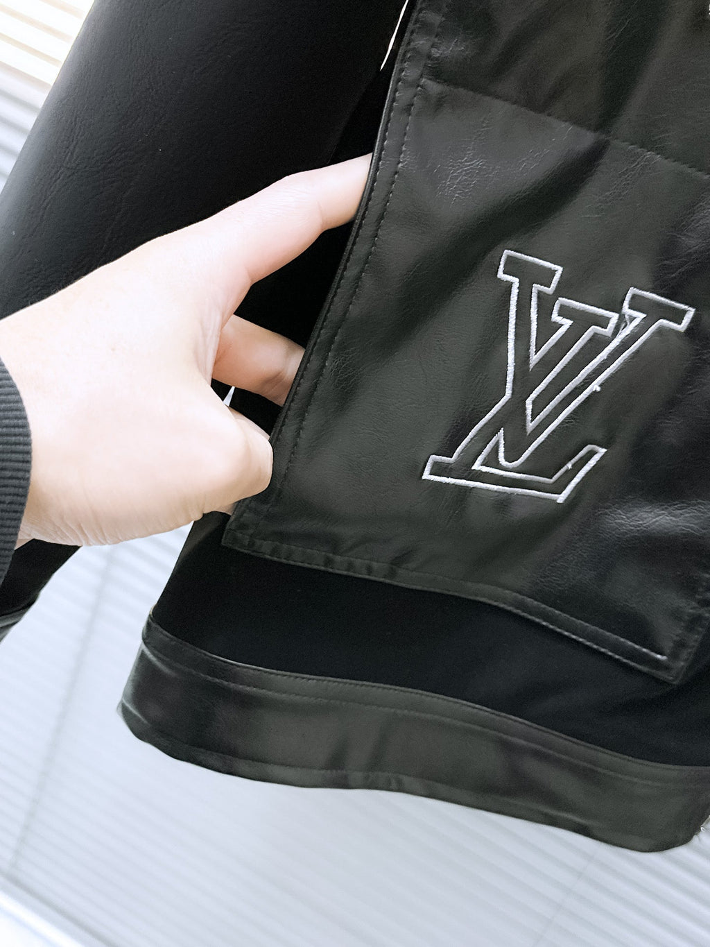 LV SHIRT JACKET IN BLACK SOFT CALFSKIN 239124