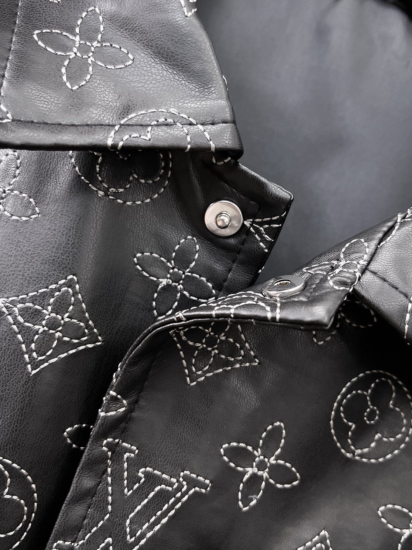 LV BLACK MONOGRAM DENIM JACKET 239528