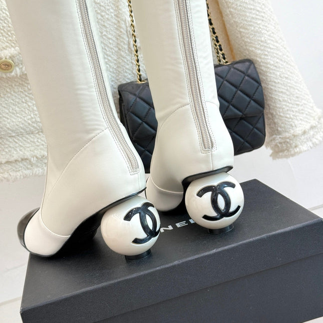 CC PEARL HIGH BOOTS IN WHITE CALFSKIN