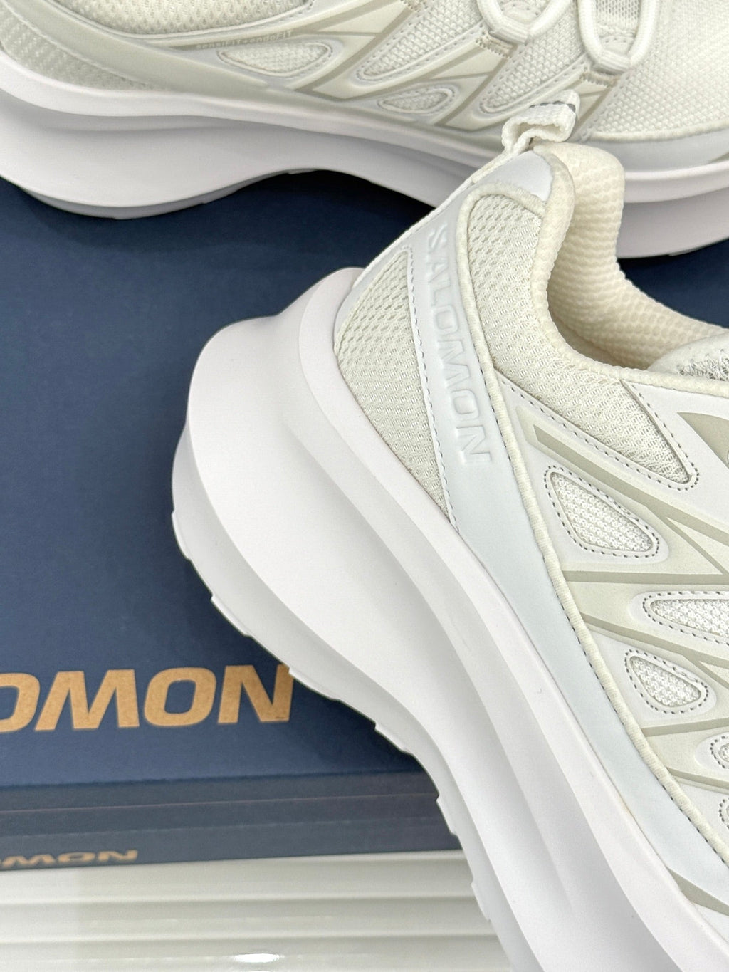 ALO 25S SALOMON XT-6 SNEAKER IN WHITE MESH FABRIC AND TPU STYLE 6