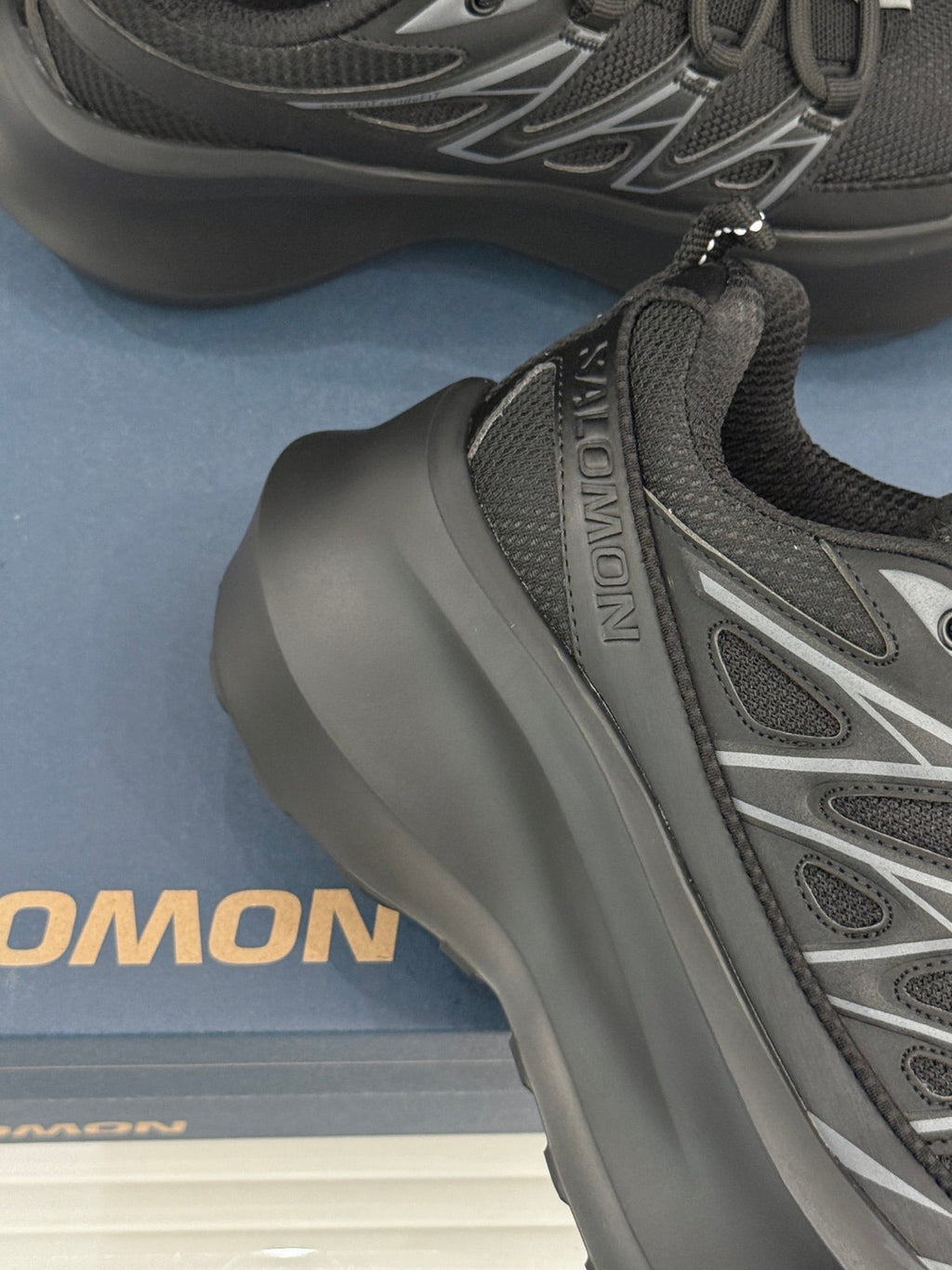 ALO 25S SALOMON XT-6 SNEAKER IN BLACK MESH FABRIC AND TPU STYLE 5