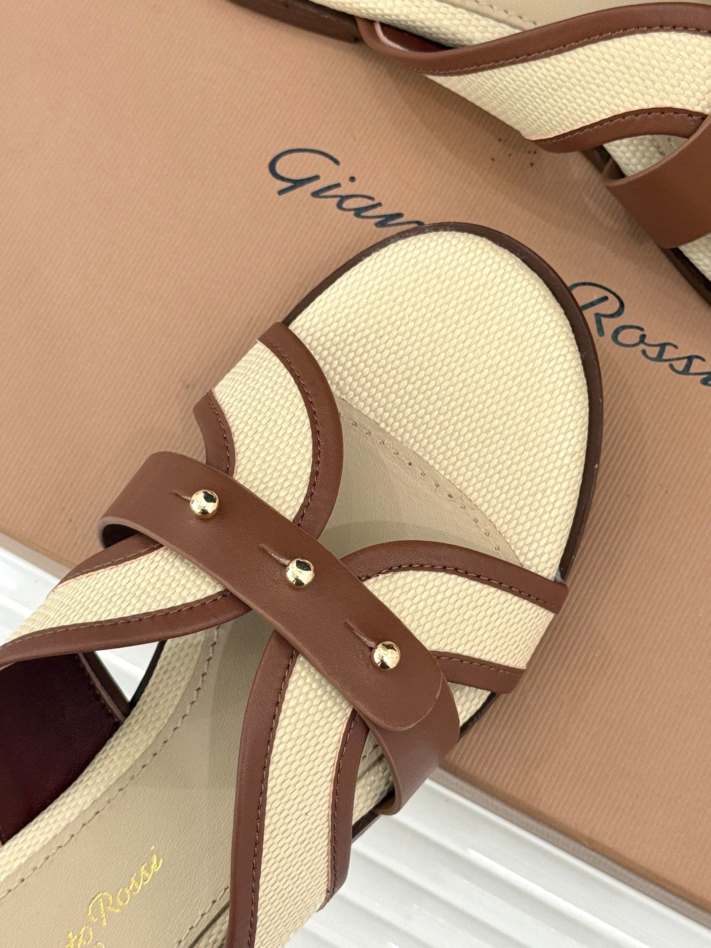 GIANVITO ROSSI 26S STUDDED FLAT SANDALS IN BEIGE CANVAS AND BROWN CALFSKIN