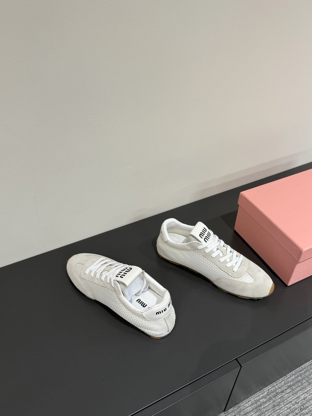 RETRO SNEAKERS IN BEIGE MESH AND SUEDE
