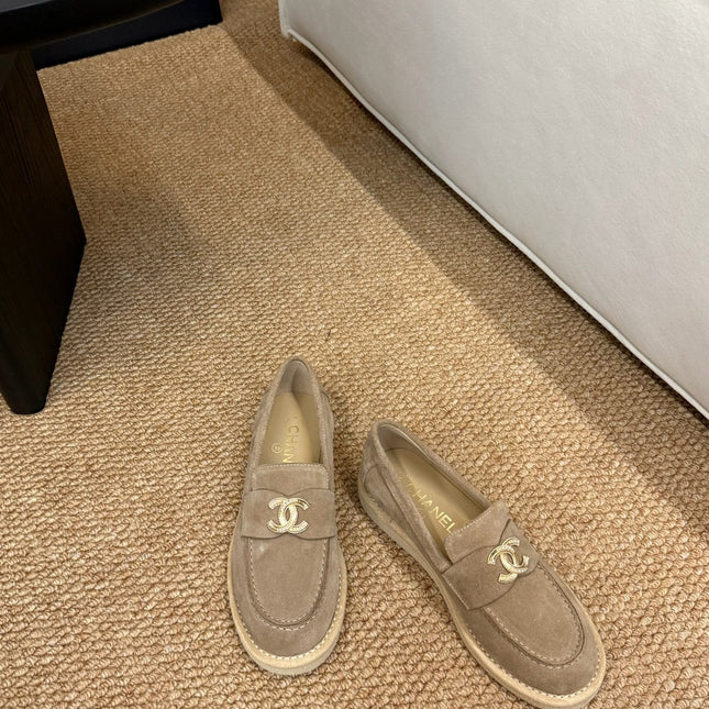 CHANEL 26S LOAFER IN TAUPE BROWN SUEDE CC LOGO
