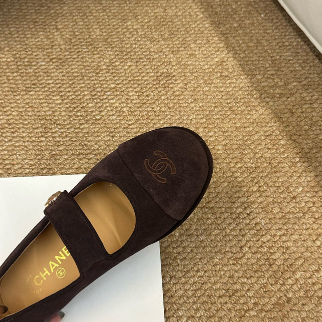 CHANEL 26S MARY JANE FLATS IN DARK BROWN SUEDE CC LOGO