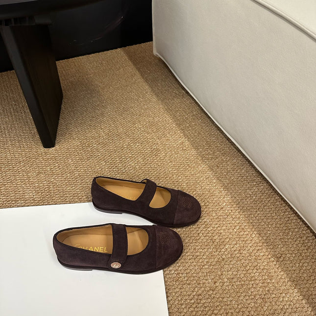 CHANEL 26S MARY JANE FLATS IN DARK BROWN SUEDE CC LOGO