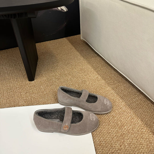 CHANEL 26S MARY JANE FLATS IN TAUPE BROWN SUEDE SHEARLING LINING CC LOGO