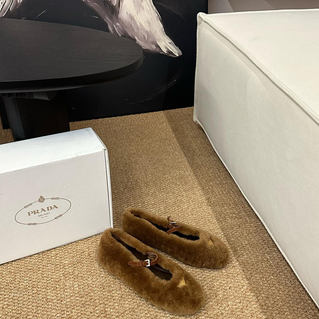 PRADA 26S SHEARLING BALLET FLATS IN BROWN