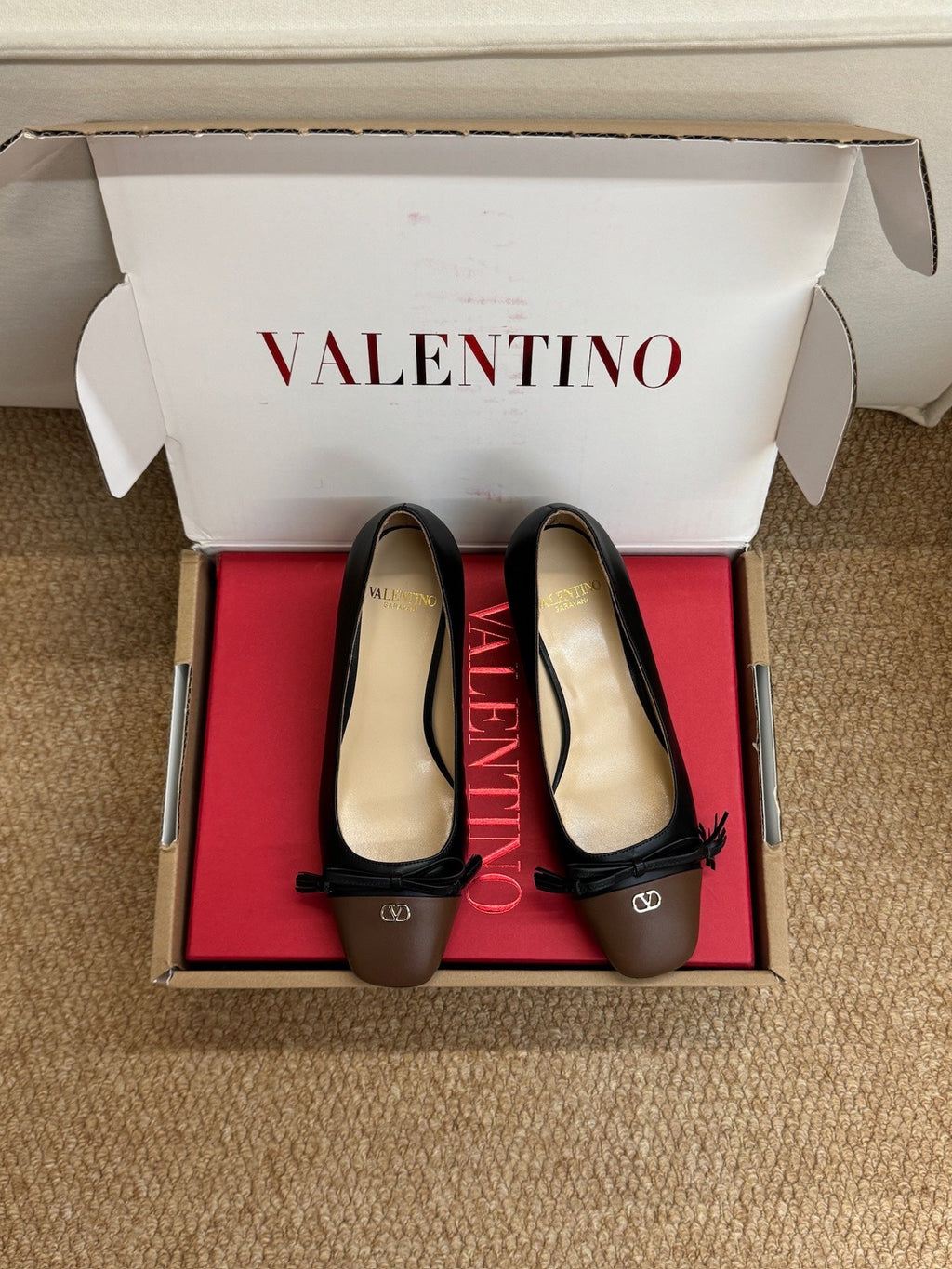 VALENTINO 26S HEELED BALLET FLATS IN BROWN AND BLACK CALFSKIN