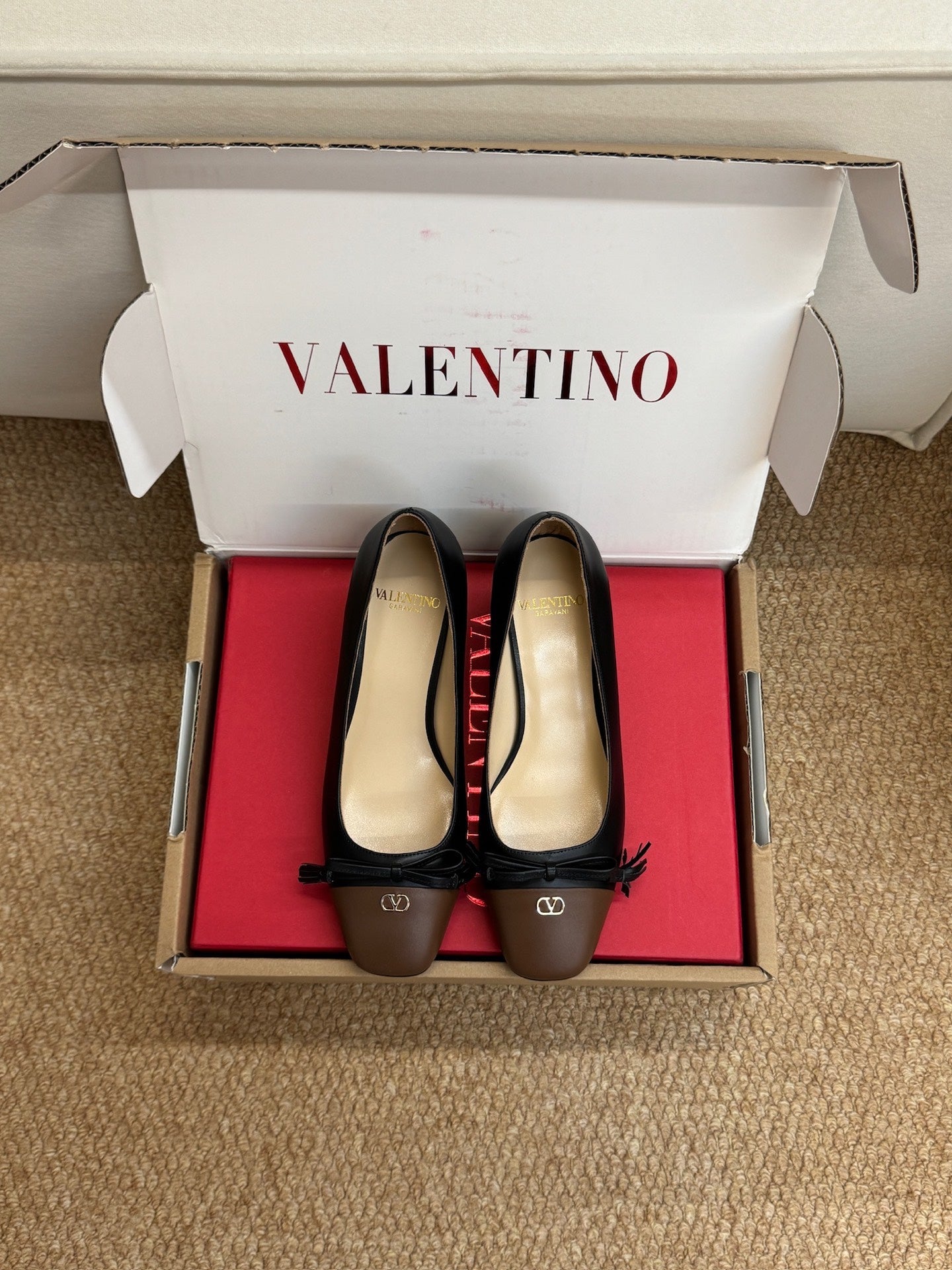 VALENTINO 26S HEELED BALLET FLATS IN BROWN AND BLACK CALFSKIN