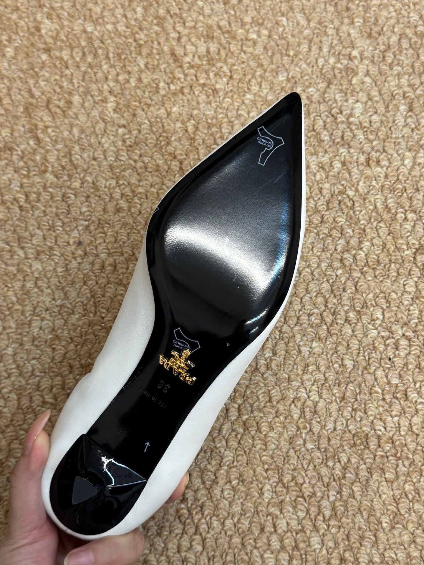 PRADA 26S POINTED TOE PUMPS 50MM IN WHITE CALFSKIN