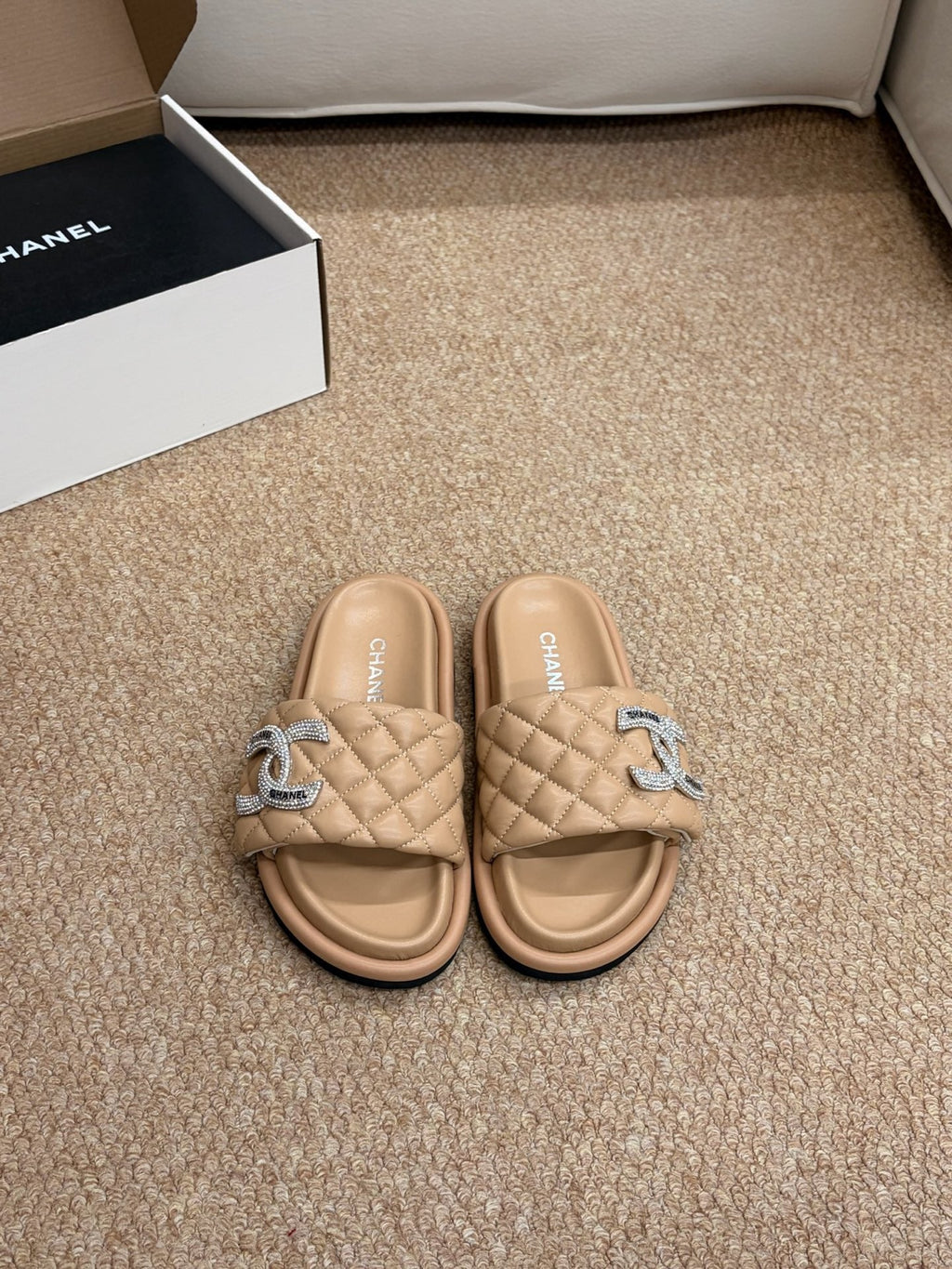 CHANEL 26S SLIDE SANDALS IN BEIGE QUILTED CALFSKIN SILVER HARDWARE