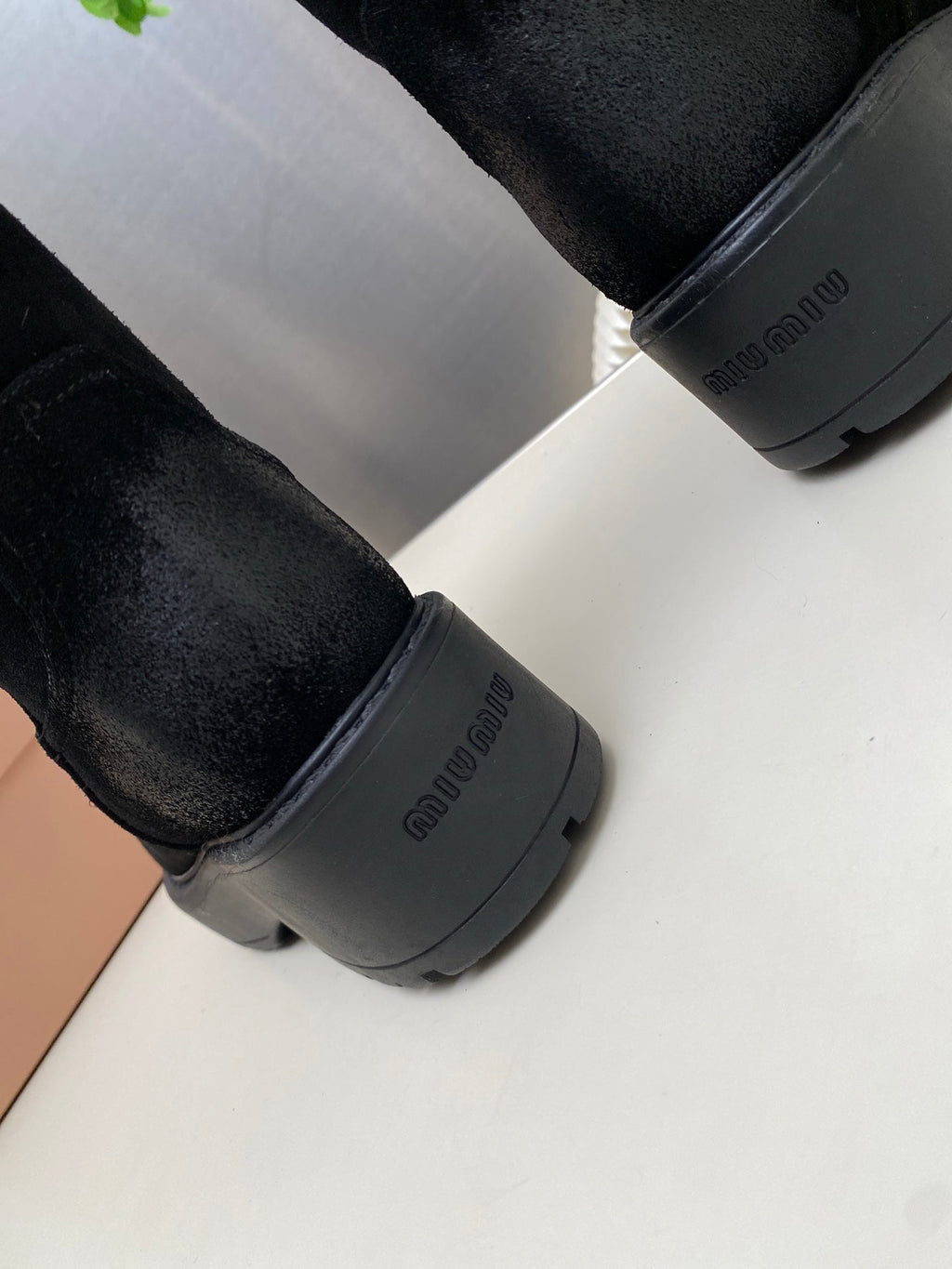 MIUMIU 26S MID CALF BOOT IN BLACK SUEDE AND SHEARLING