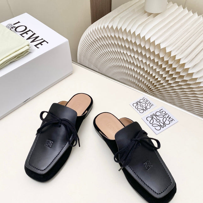 LOEWE 26S FLAT MULES IN BLACK CALFSKIN AND SUEDE