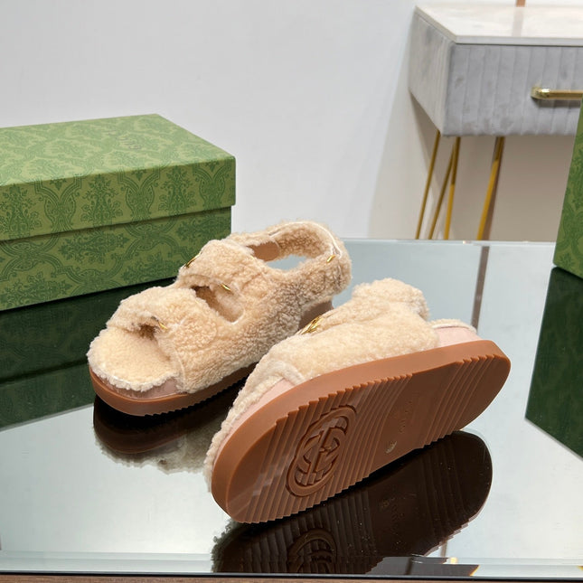 DAD SANDALS IN TAN BEIGE FLEECE WITH GOLD HARDWARE