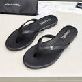 THONG SLIPPERS IN BLACK COWHIDE