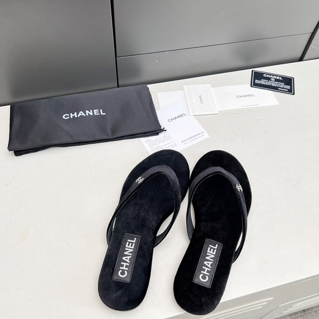 THONG SLIPPERS IN BLACK VELVET