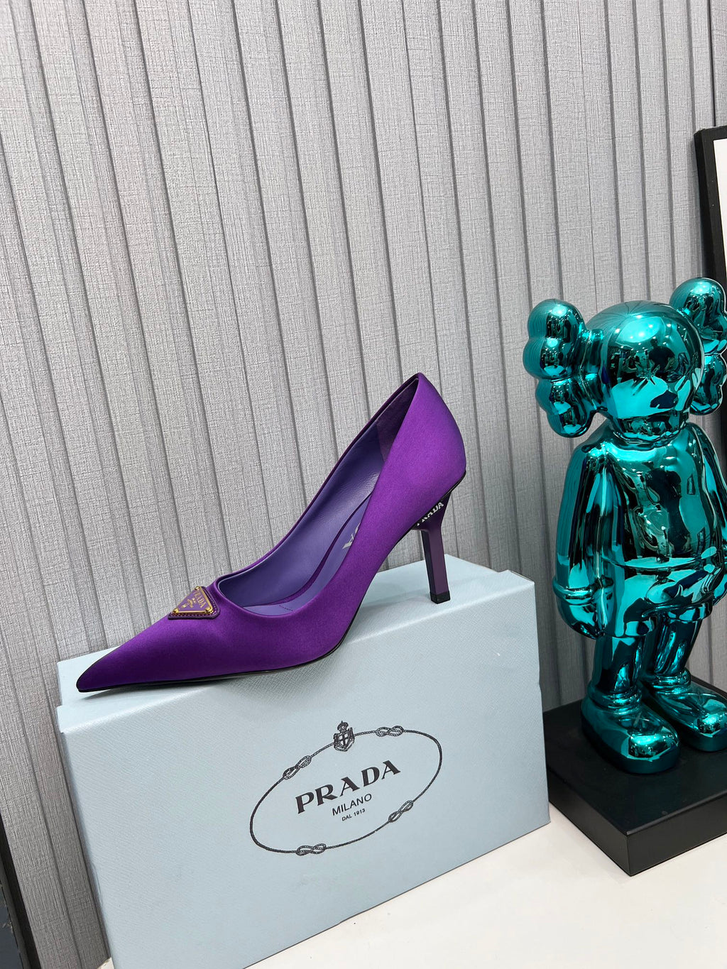 PRADA 26S POINTED TOE PUMPS STILETTO HEEL 80MM IN DEEP PURPLE SATIN