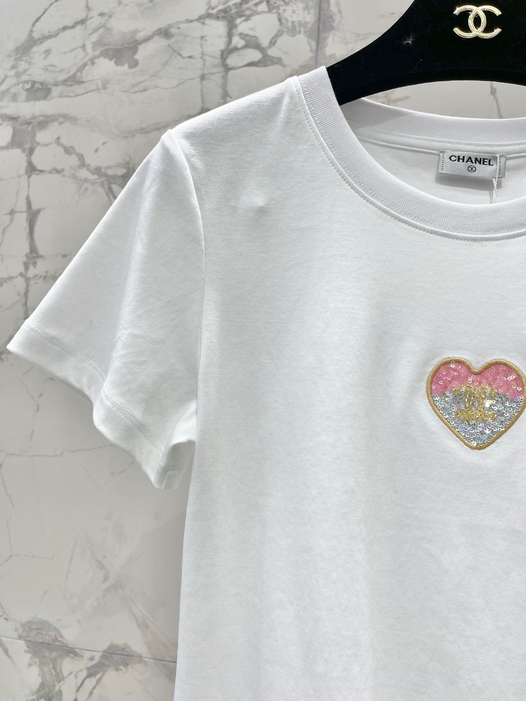 CHANEL 26S SHORT-SLEEVE T-SHIRT 831