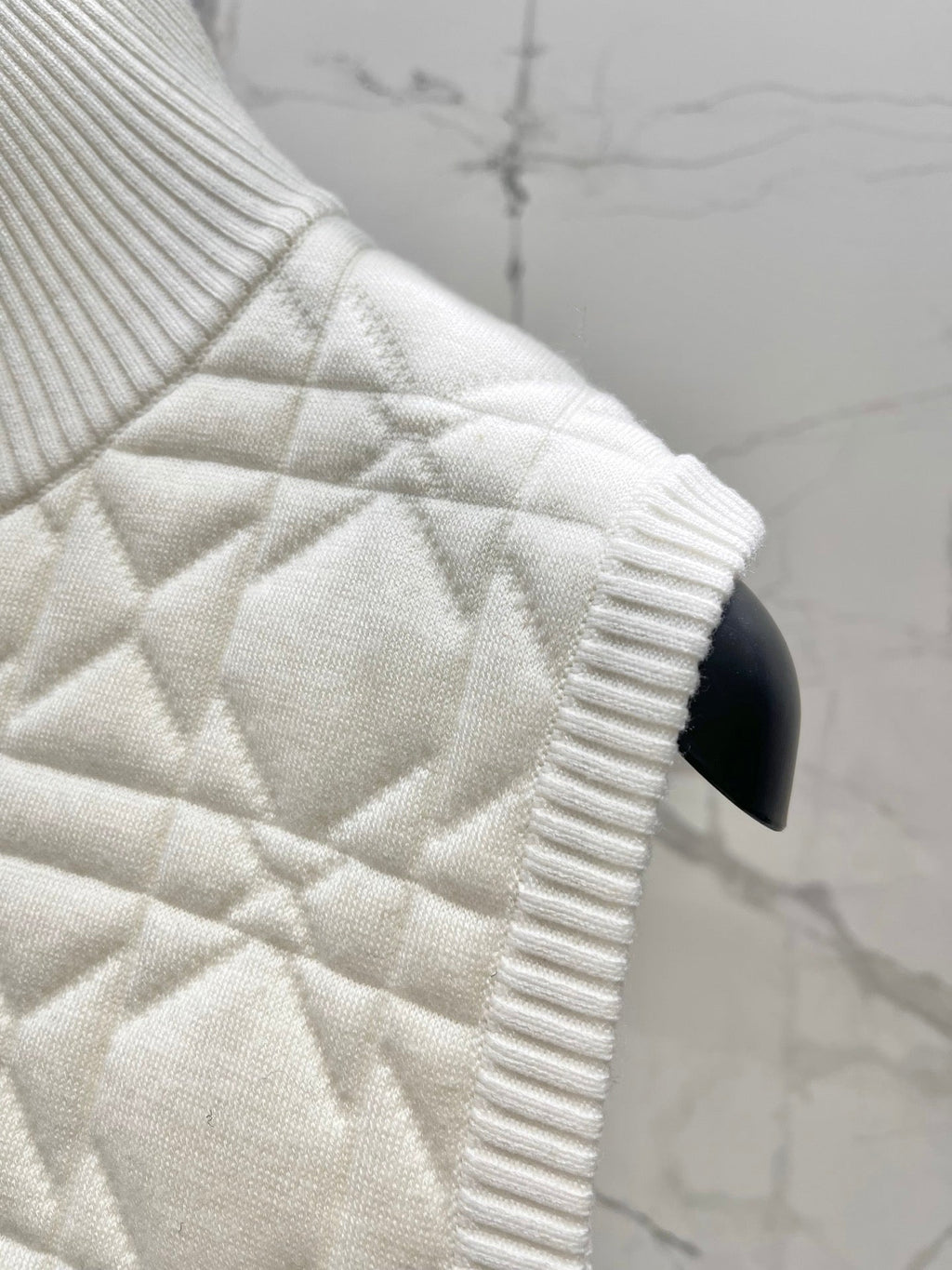 DIOR 26S DIAMOND-PATTERN KNIT VEST 947