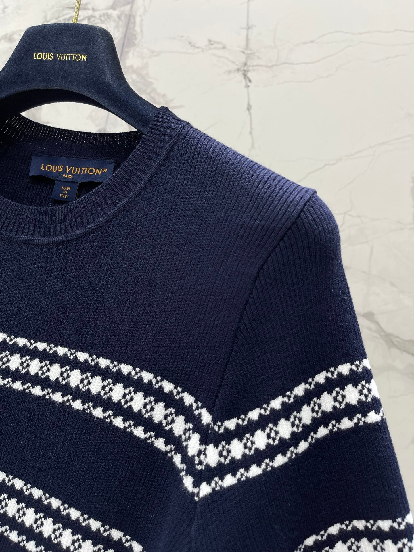 LV 26S SHORT-SLEEVED SWEATER STYLE 257