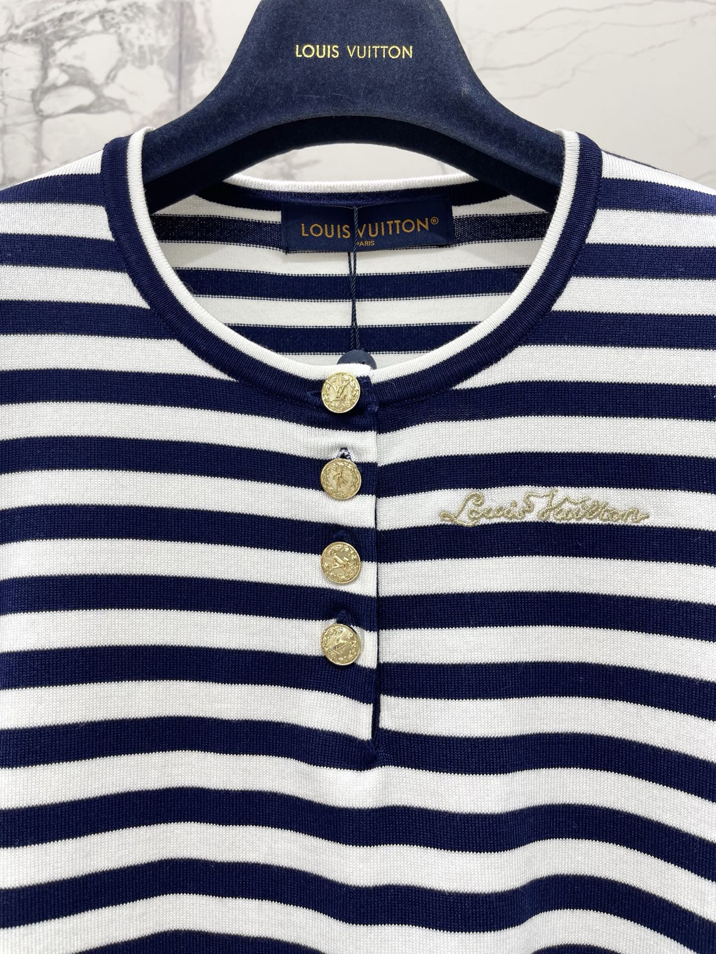 LV 26S T-SHIRT STYLE 199