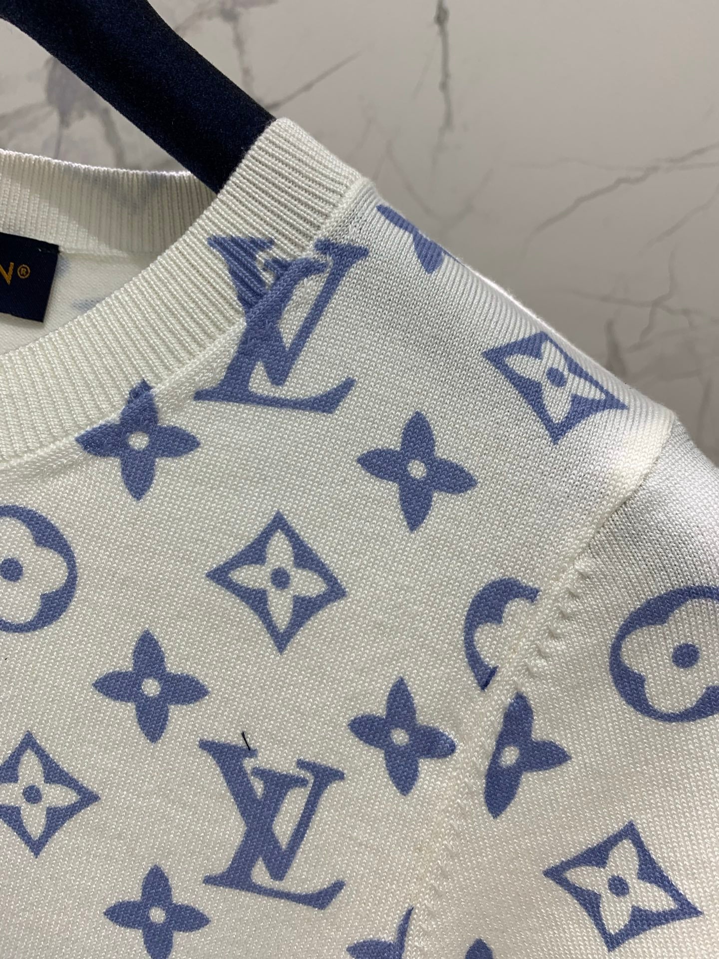 LV 26S SHORT-SLEEVED SWEATER STYLE 188
