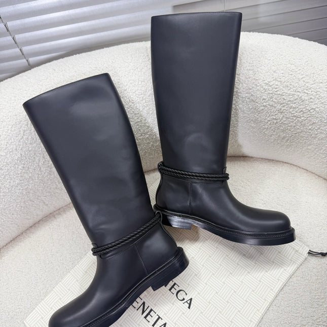 BOTTEGA VENETA 26S TALL BOOTS IN BLACK CALFSKIN WITH ROPE DETAIL