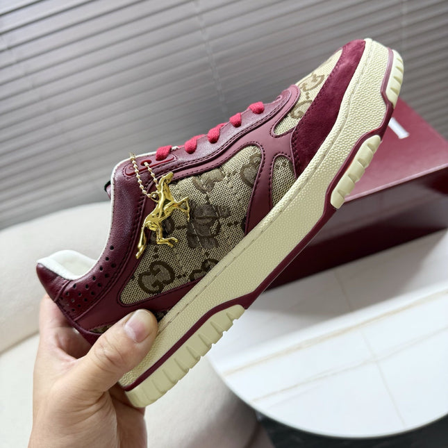GUCCI 26S MAC80 SNEAKER IN BEIGE CANVAS AND DARK RED LEATHER