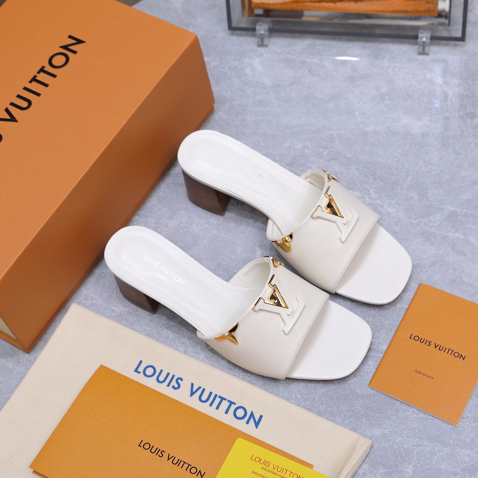 LV 26S BLOCK HEEL MULE SANDALS 55MM IN IVORY WHITE CALFSKIN GOLD HARDWARE