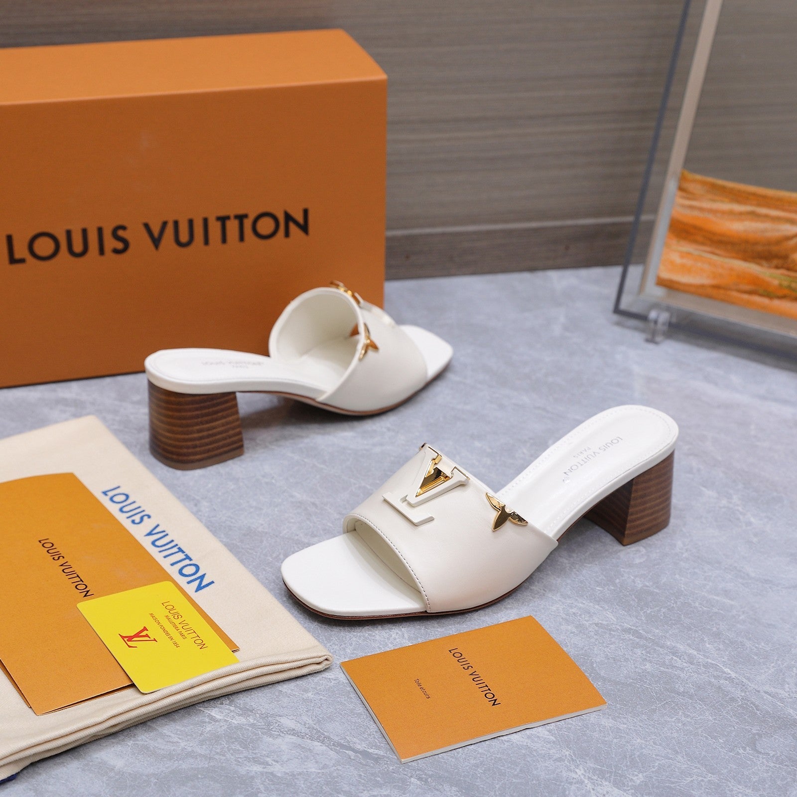 LV 26S BLOCK HEEL MULE SANDALS 55MM IN IVORY WHITE CALFSKIN GOLD HARDWARE