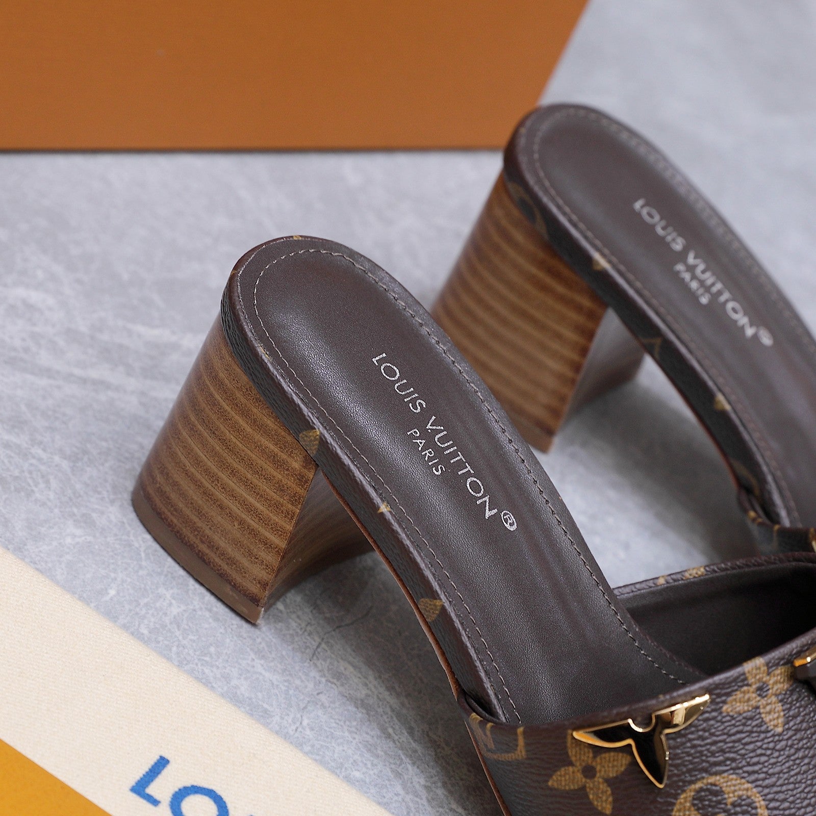 LV 26S BLOCK HEEL MULE SANDALS 55MM IN DARK BROWN MONOGRAM CALFSKIN GOLD HARDWARE