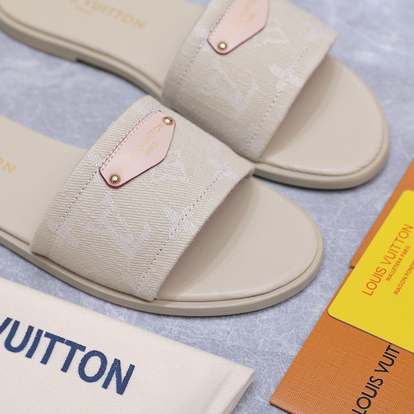 LV 26S FLAT SLIDE SANDALS IN NUDE BEIGE MONOGRAM CANVAS AND CALFSKIN