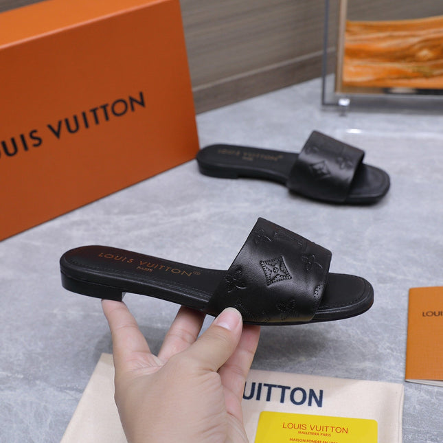 LV 26S FLAT SLIDE SANDALS IN BLACK CALFSKIN EMBOSSED MONOGRAM LOGO
