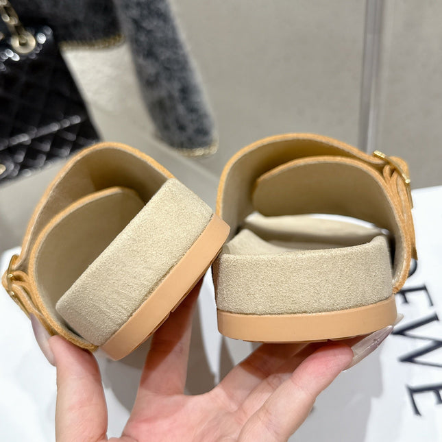 LOEWE 26S EASE SLIDE IN CAMEL BROWN SUEDE