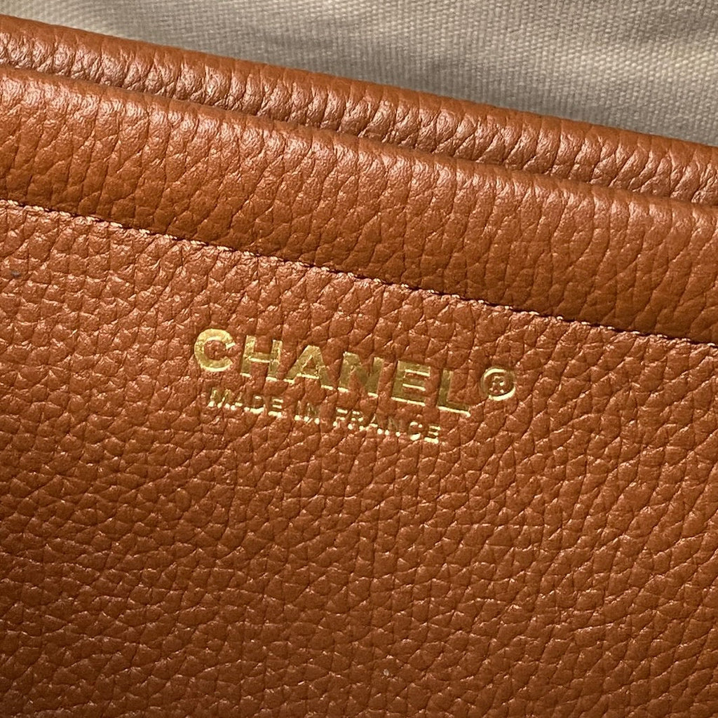 CHANEL 26S BOWLING BAGUETTE BAG 30CM IN CARAMEL BROWN CAVIAR CALFSKIN