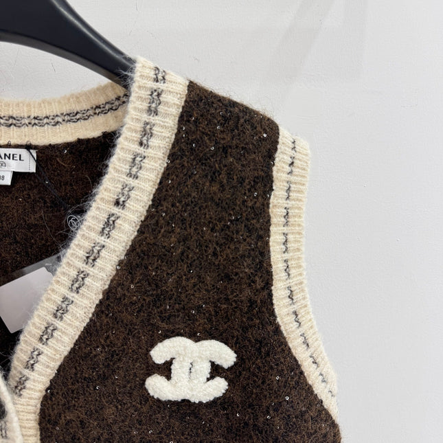 CHANEL 26S SLEEVELESS KNIT BLAZER 741