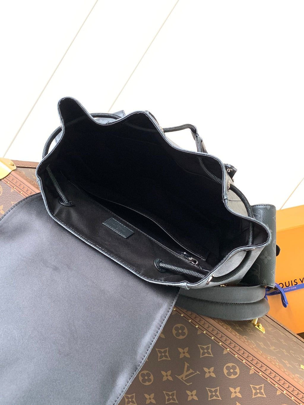 LV BACKPACK 41CM IN BLACK AND GREY MONOGRAM CANVAS 241041