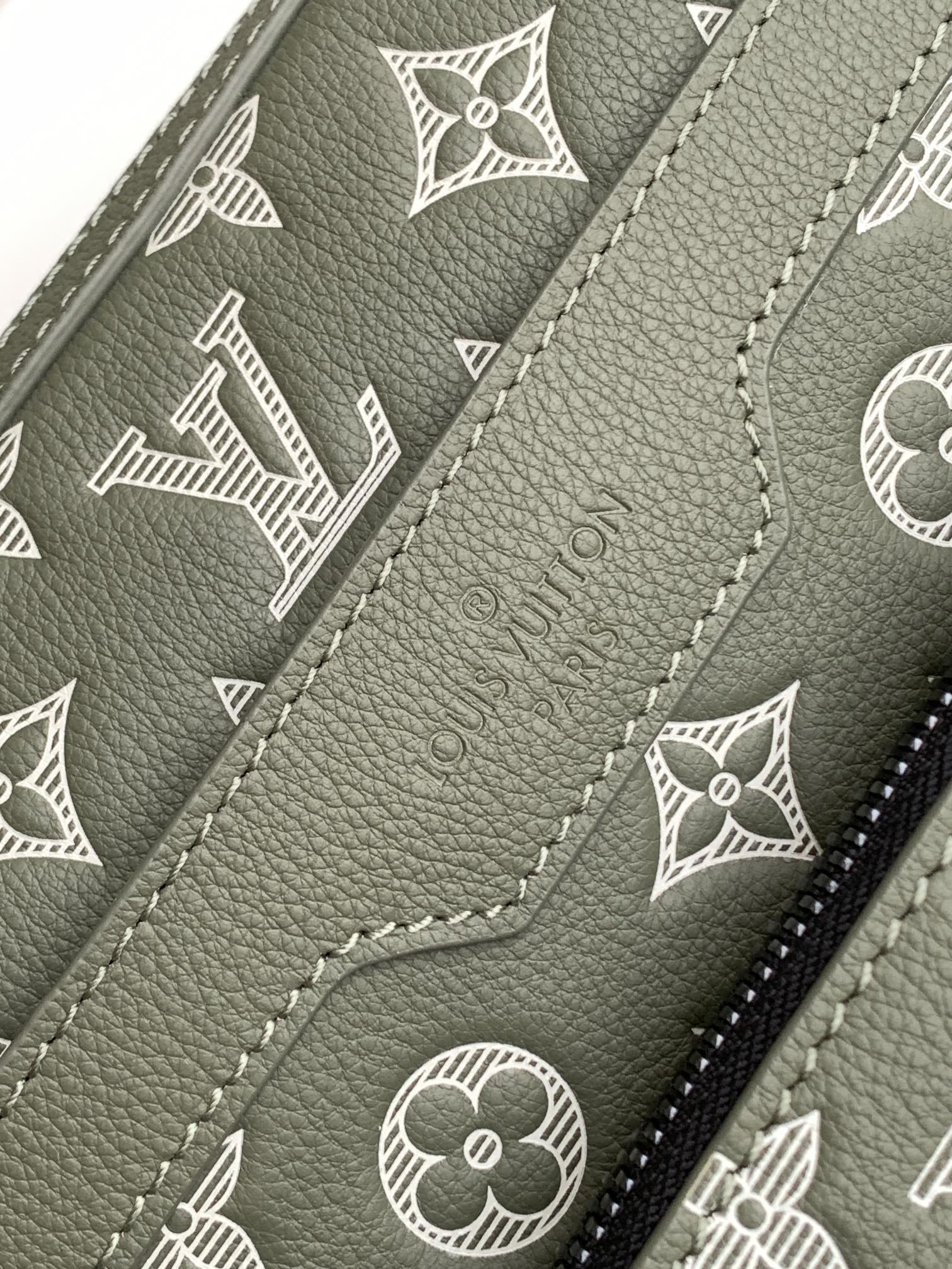 TRIO MESSENGER BAG 25 IN GREEN MONOGRAM SHADOW CALFSKIN