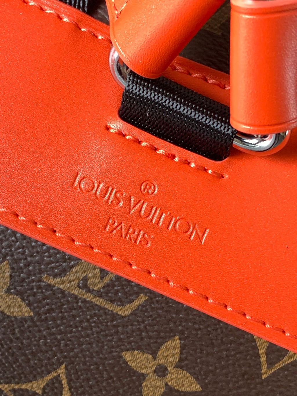 LV 25S CHRISTOPHER BACKPACK 48 IN BROWN AND VERMILION CANVAS MONOGRAM