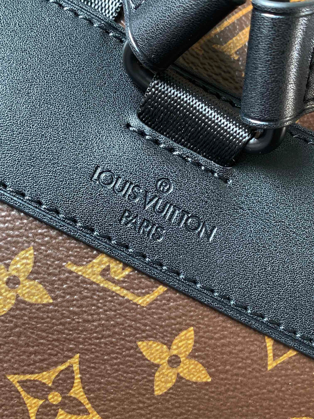 LV 25S CHRISTOPHER BACKPACK 44 IN BROWN AND BLACK CANVAS MONOGRAM