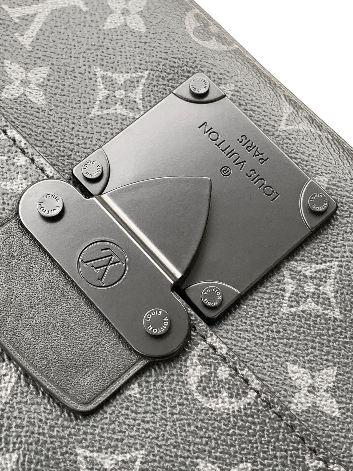 LV 26S S LOCK CROSSBODY BAG 22 IN CHARCOAL GRAY EMBOSSED TAURILLON LEATHER