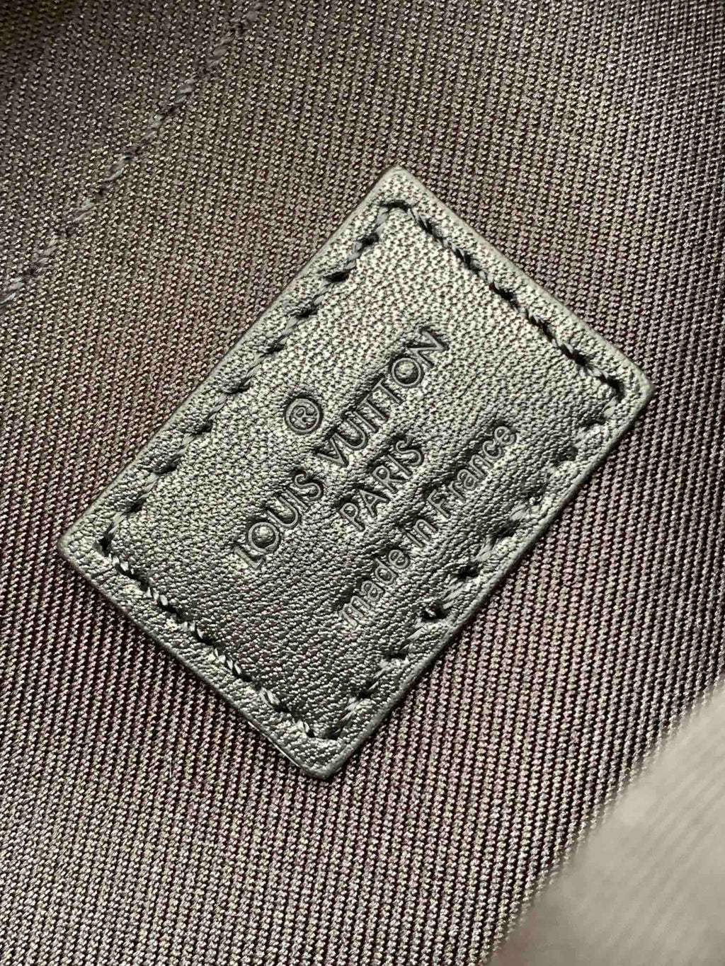 LV 26S S LOCK CROSSBODY BAG 22 IN CHARCOAL GRAY EMBOSSED TAURILLON LEATHER