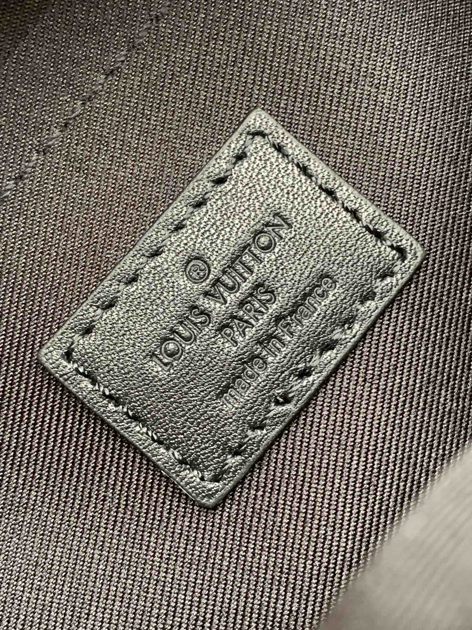 LV 26S S LOCK CROSSBODY BAG 22 IN CHARCOAL GRAY EMBOSSED TAURILLON LEATHER