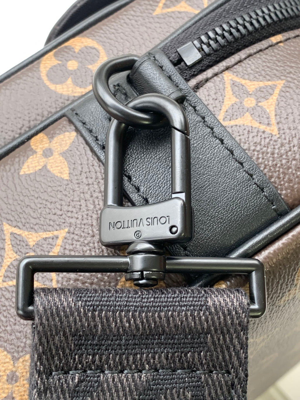 LV 26S S LOCK CROSSBODY BAG 22 IN BROWN EMBOSSED TAURILLON LEATHER